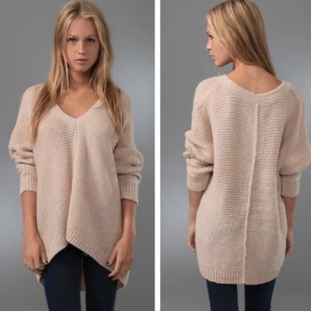 Free People Oversized Slouchy V-Neck Sweater Wool Alpaca Blush Size Medium EUC
